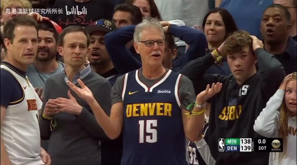 導火索？回顧此前掘金對陣森林狼，威少送出三分犯規(guī)后的眾生相！