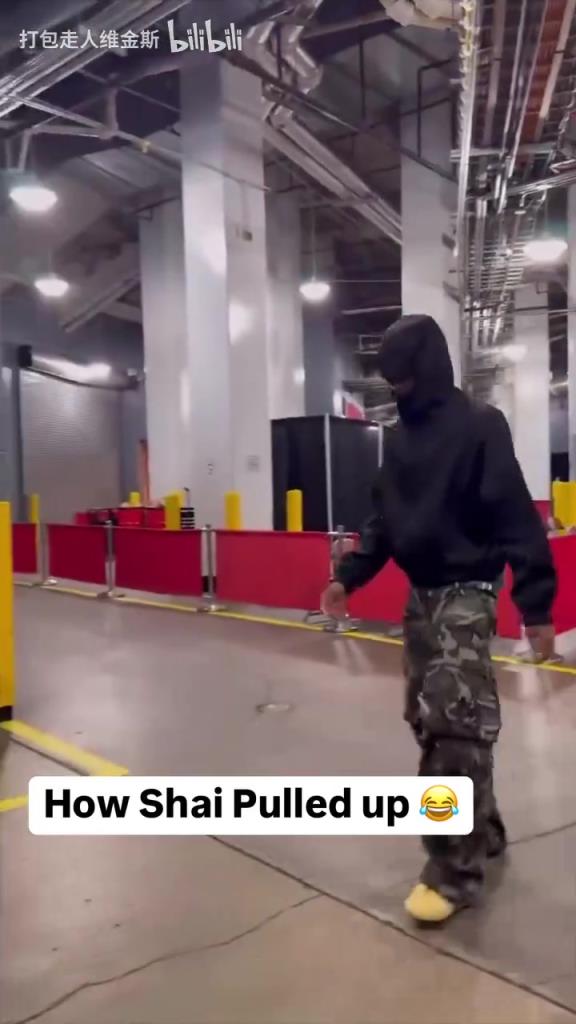 潮流也是NBA的頂端！SGA這出場(chǎng)造型真讓人捉摸不透?。? style=