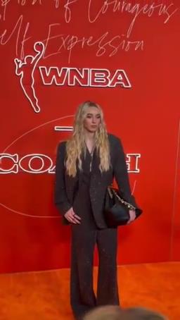 女狀元佩吉強(qiáng)勢登陸WNBA，實(shí)力超強(qiáng)，顏值也杠杠的