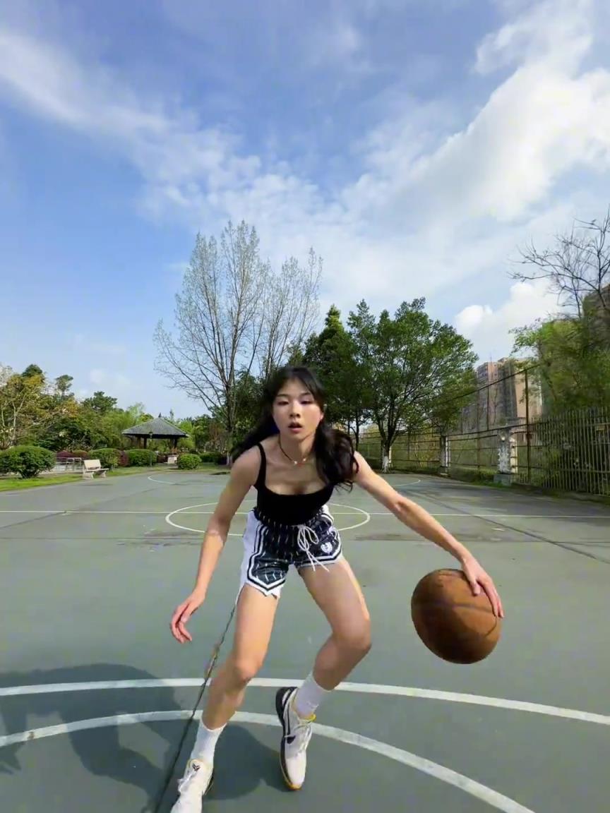 看著有點(diǎn)實(shí)力，敢背打我不？